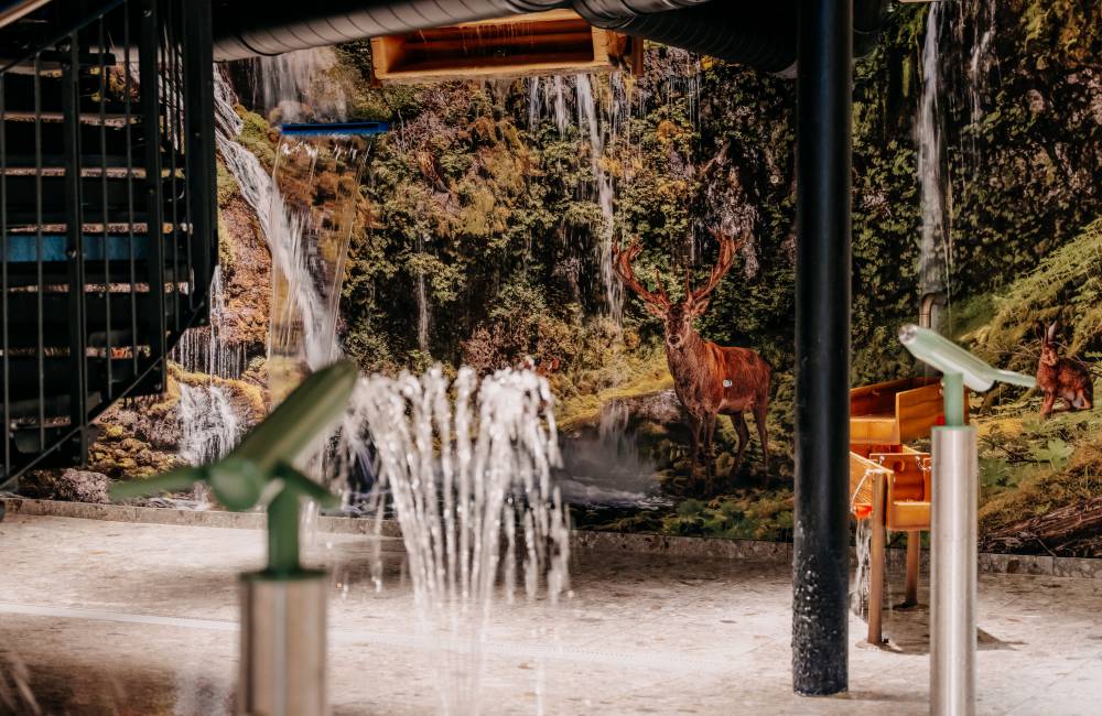 Wasserspiele im waldSPA für Kinder