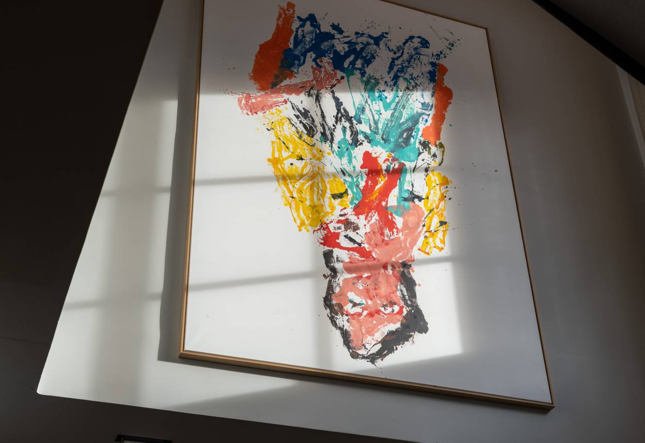 The artwork "Vanille" by Georg Baselitz at Naturhotel Forsthofgut. 