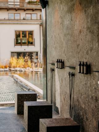 Onsen Waschplatz des Onsen Pool im Seehaus