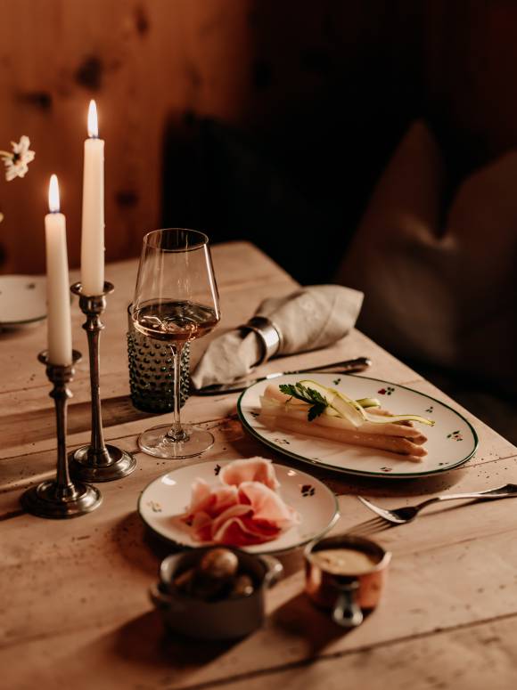 Asparagus from the spring menu of Restaurant 1617 at Naturhotel Forsthofgut