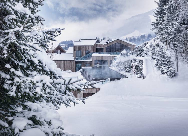 Der waldSPA des Naturhotel Forsthofgut nahe Salzburg im Winter