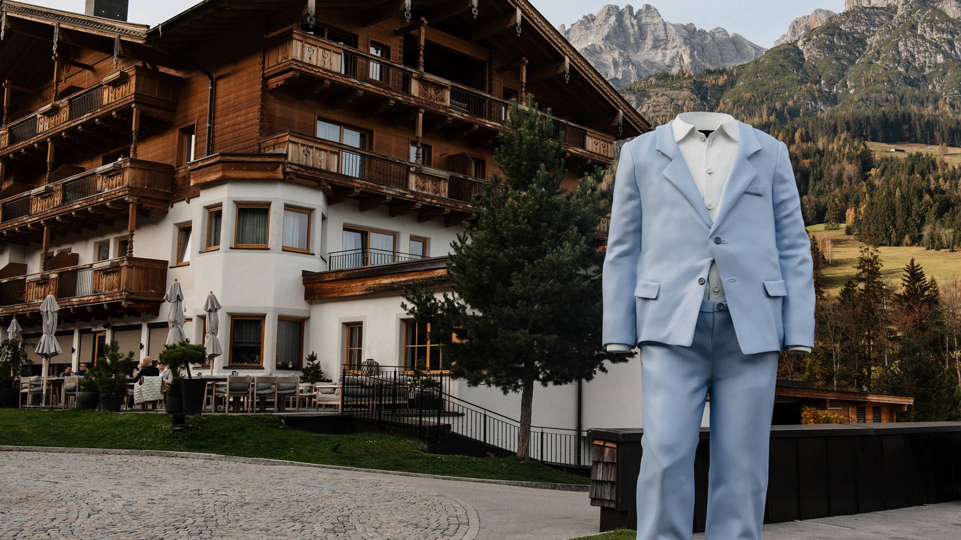 the artwork Big Suit created 2010/2016 by Erwin Wurm at the Naturhotel Forsthofgut